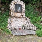 Lourdesi barlang, Kékkő [Modrý Kameň]