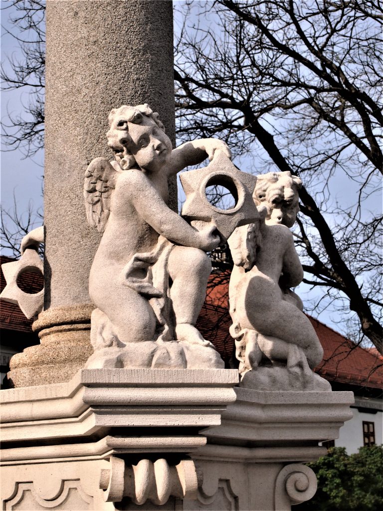 Szűz Mária szobra (részlet: kísérő puttük csillaggal), Bazin (Liszka József felv., 2023)