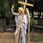 Szobor – angyal, Tallós [Tomašíkovo]