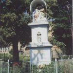 Szobor – Szentháromság – Palást [Plášťovce]