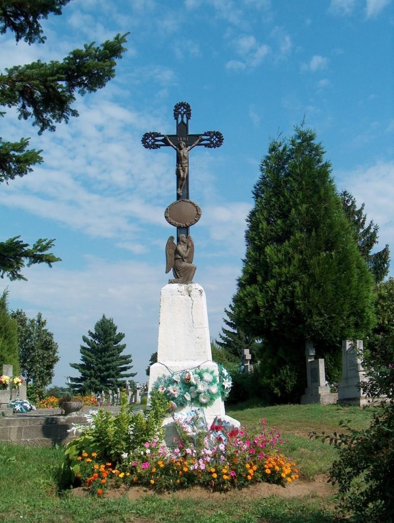 Temetői feszület, Királyhelmec (Foto: Liszka József, 2004)