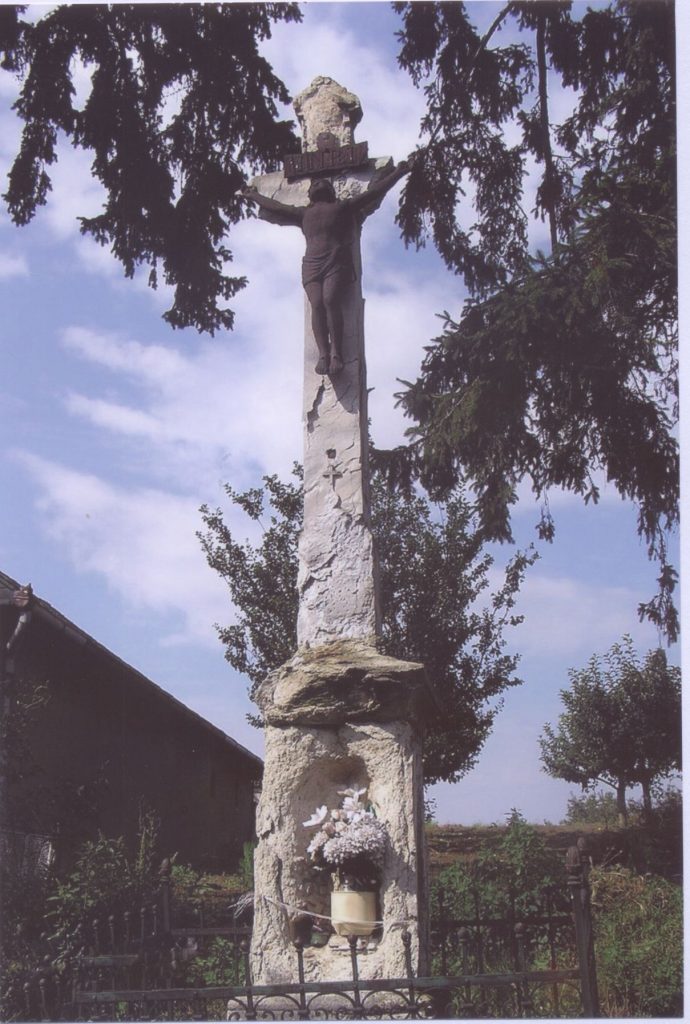 Út menti feszület; háborús emlék, Királyhelmec (Foto: Rendes Erika, 2009)