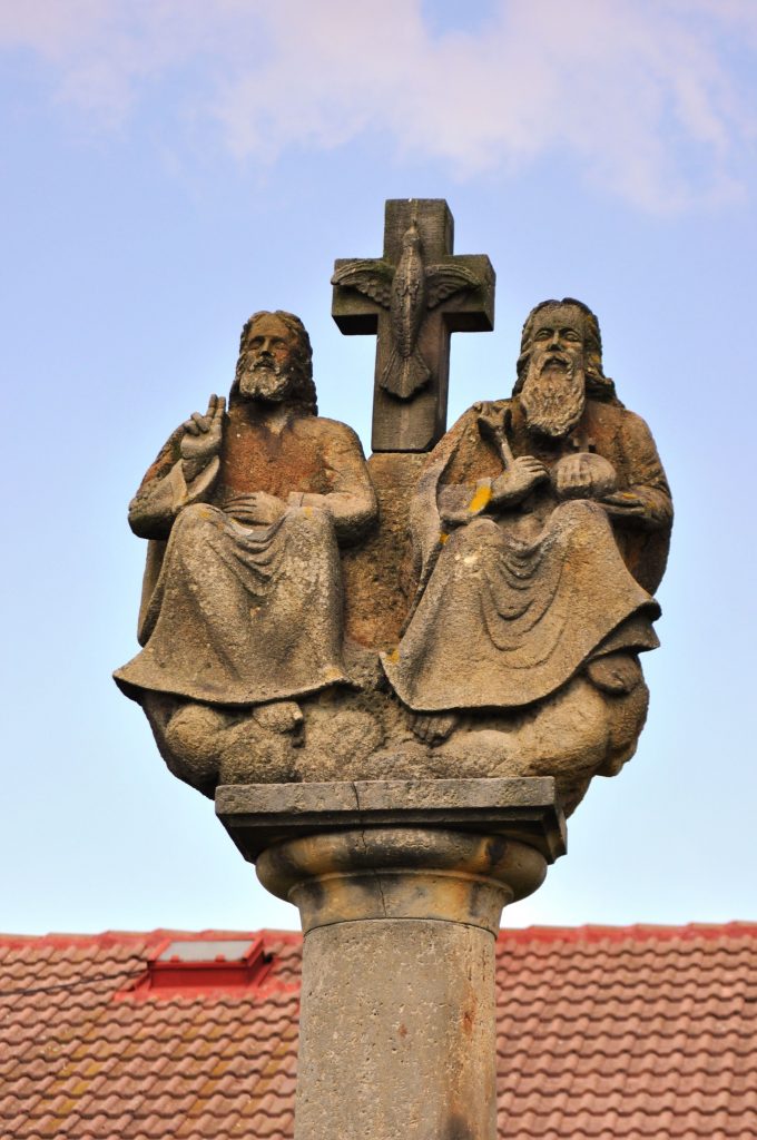 Szentháromság-szobor, Gány, 1922 (Foto: L. Juhász Ilona, 2010)