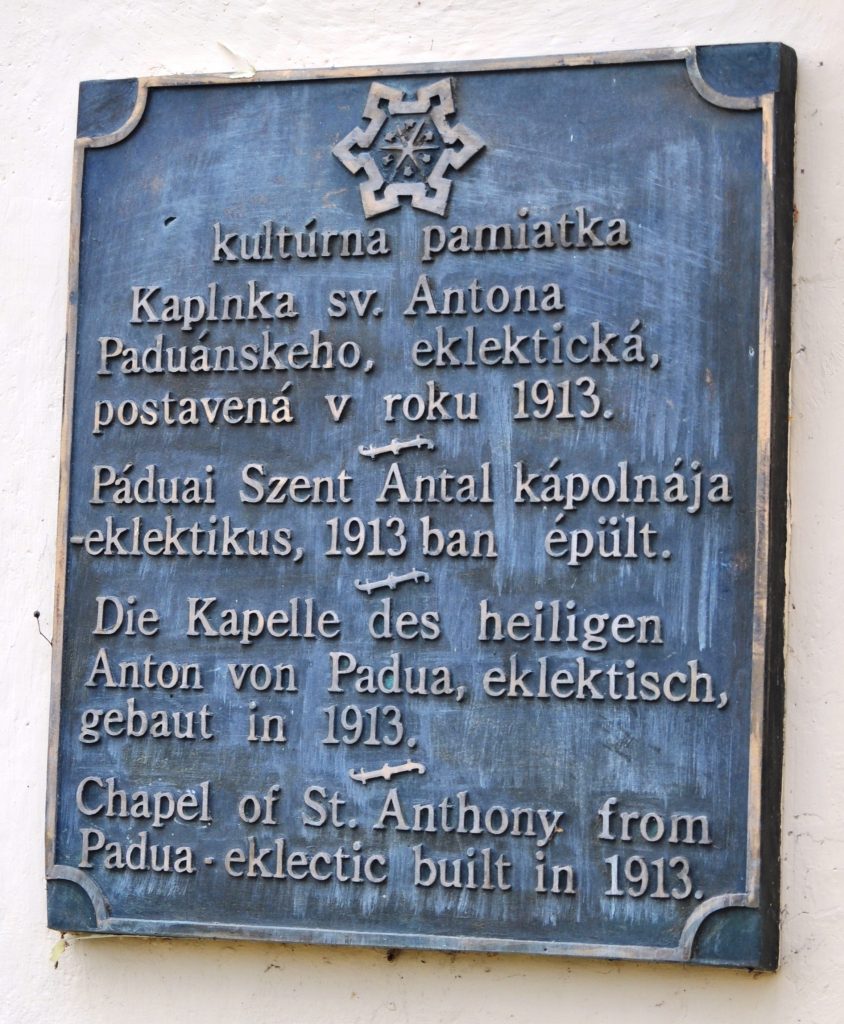 Kápolna, Páduai Szent Antal, felirat (Érsekújvár, 2015)