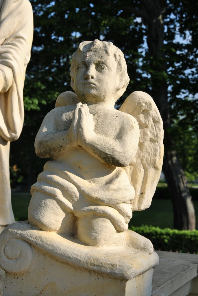 Kálváriajelenet (részlet, angyalfigura), Verebély (Foto: Liszka József, 2015)