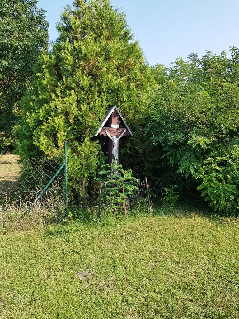 Út menti feszület, Komárom-Harcsás (Foto: Liszka József, 2018)
